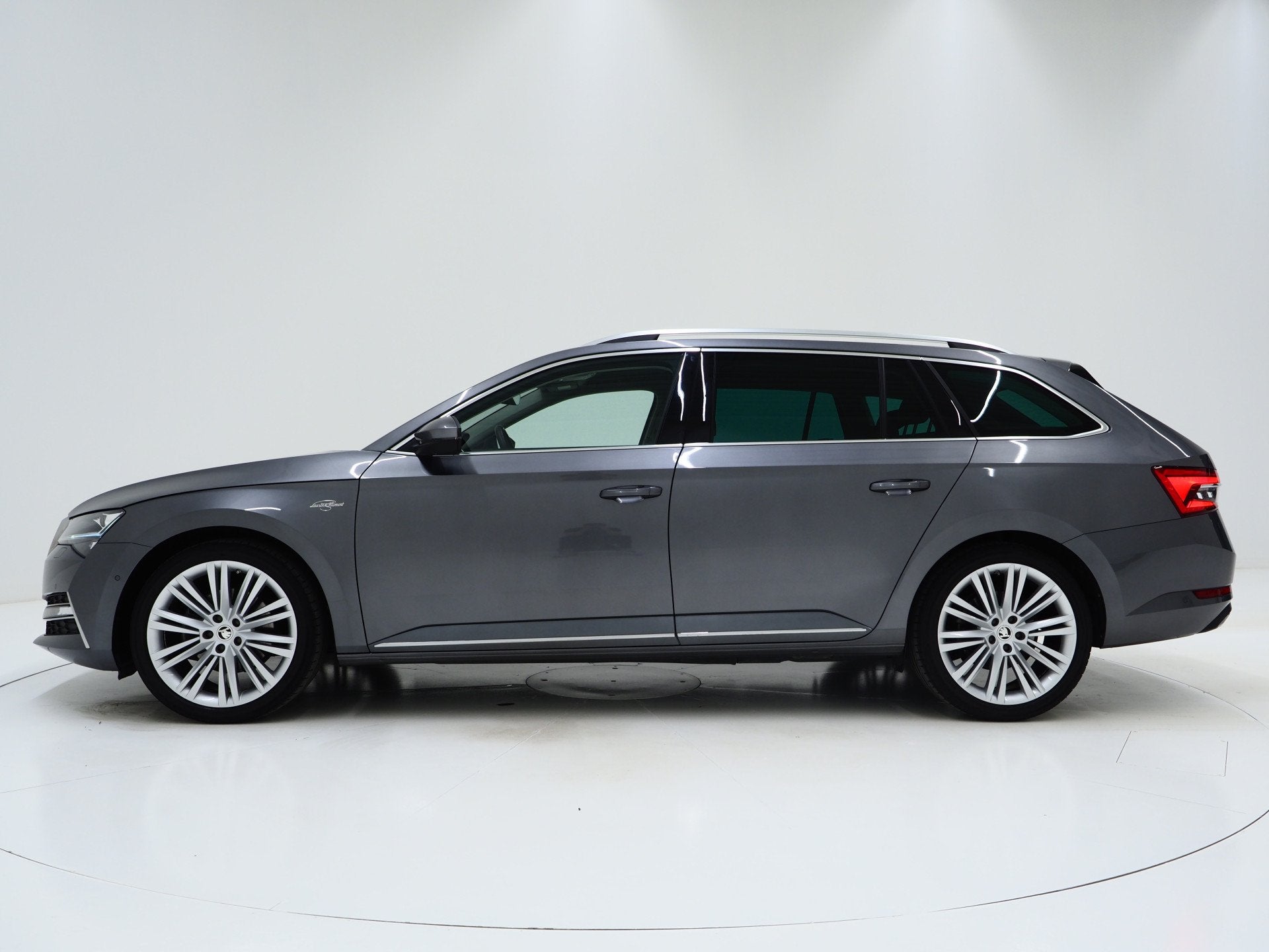 Skoda Superb Combi 1.4 TSI iV Laurin & Klement | Leder | Tre, Auto's, Gebruikt, Zwart, 4 cilinders, Hybride Elektrisch/Benzine