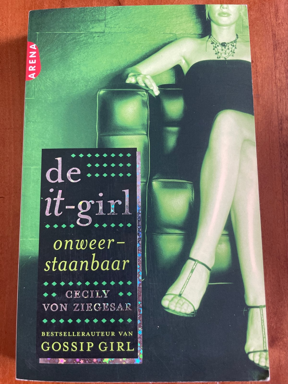 De it-girl: Onweerstaanbaar - Cecily von Ziegesar, Ophalen of Verzenden, Gelezen, Nederland