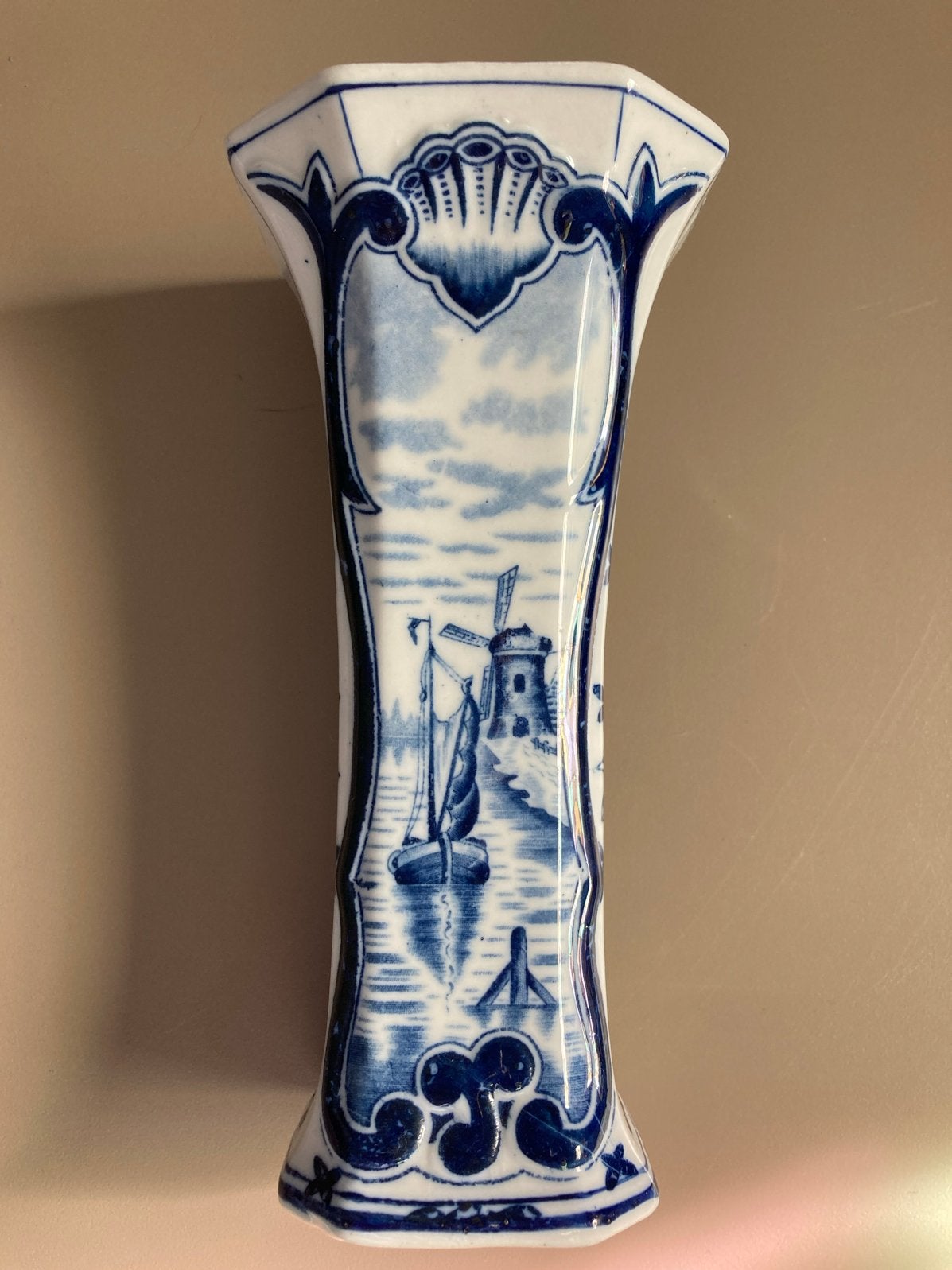 Delfts blauw vaasje met molen en schip decoratie, Ophalen of Verzenden