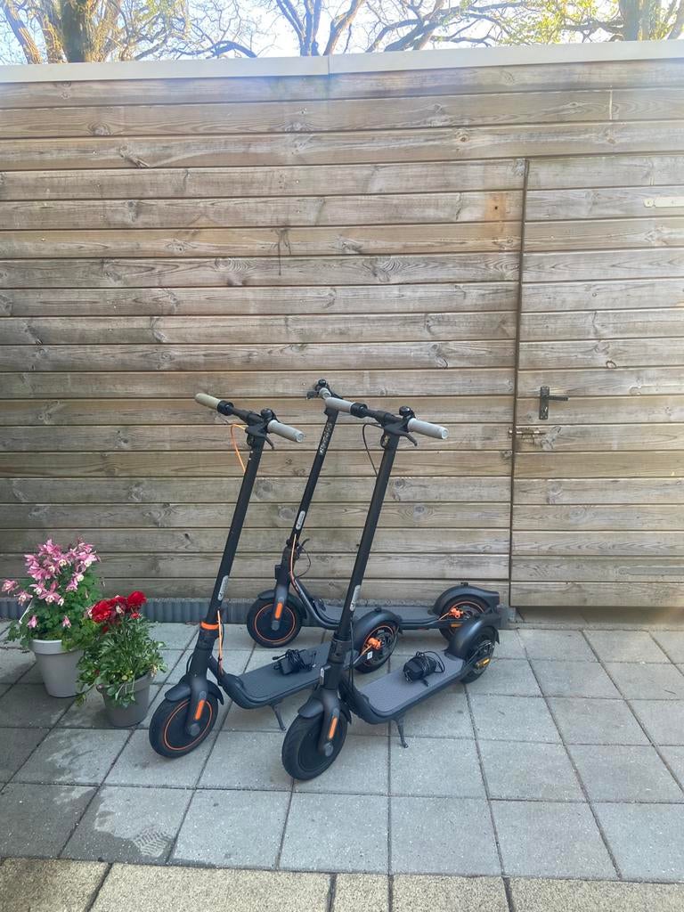 Segway ninebot  3 defect 1x een f25 & 2xf40 elektrische step, Ophalen of Verzenden, Gebruikt