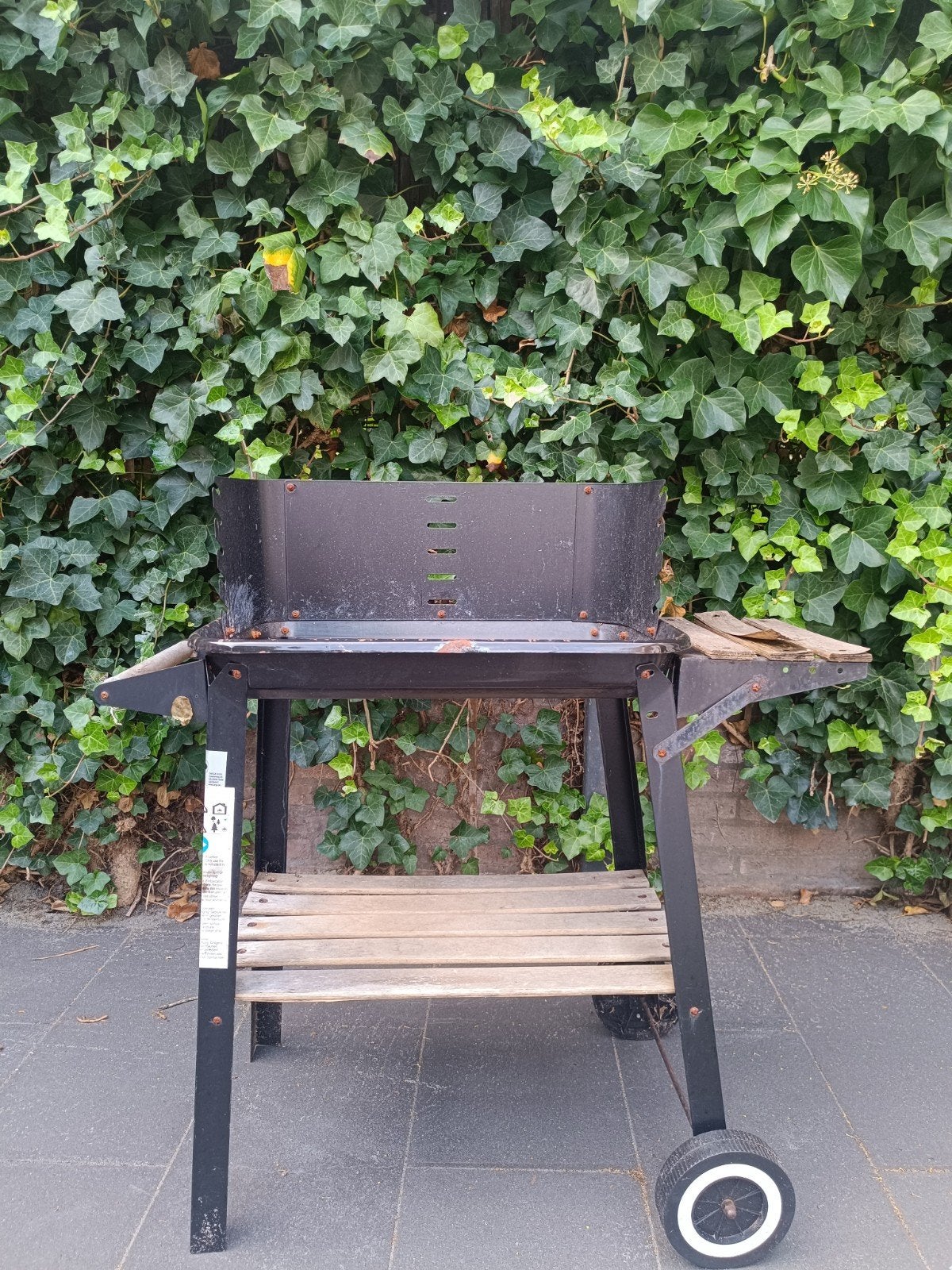 Gebruikte barbecue op wielen, Tuin en Terras, Ophalen of Verzenden, Gebruikt, Onbekend