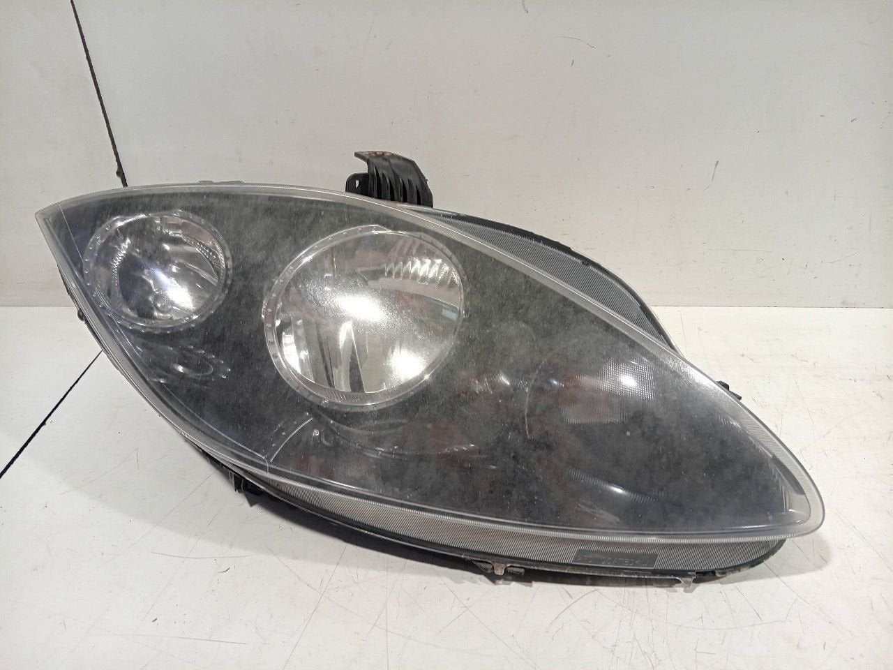 Koplamp rechts Seat Leon, Onderdelen@venauto.nl, Van der Ven Autorecycling B.V., Gebruikt, Ettenseweg 76, 4706 PB Roosendaal, The Netherlands