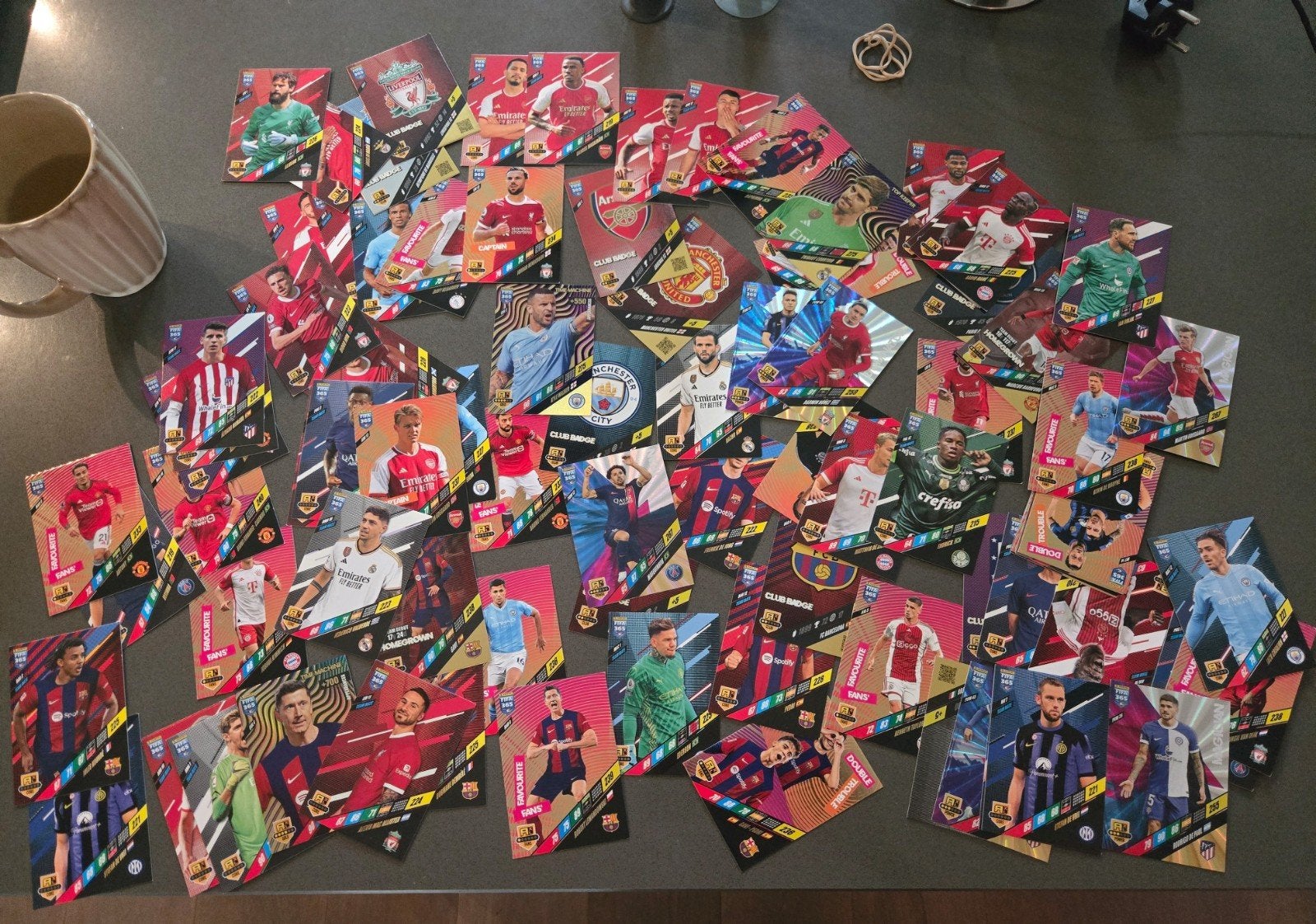 Panini FIFA 365 Kaarten - 90 stuks- NIEUW, Ophalen of Verzenden, Nieuw, Buitenlandse clubs, Poster, Plaatje of Sticker