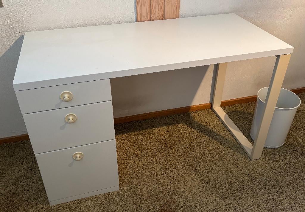 Mooi stevig wit bureau van het merk Interlübke, Ophalen, Gebruikt
