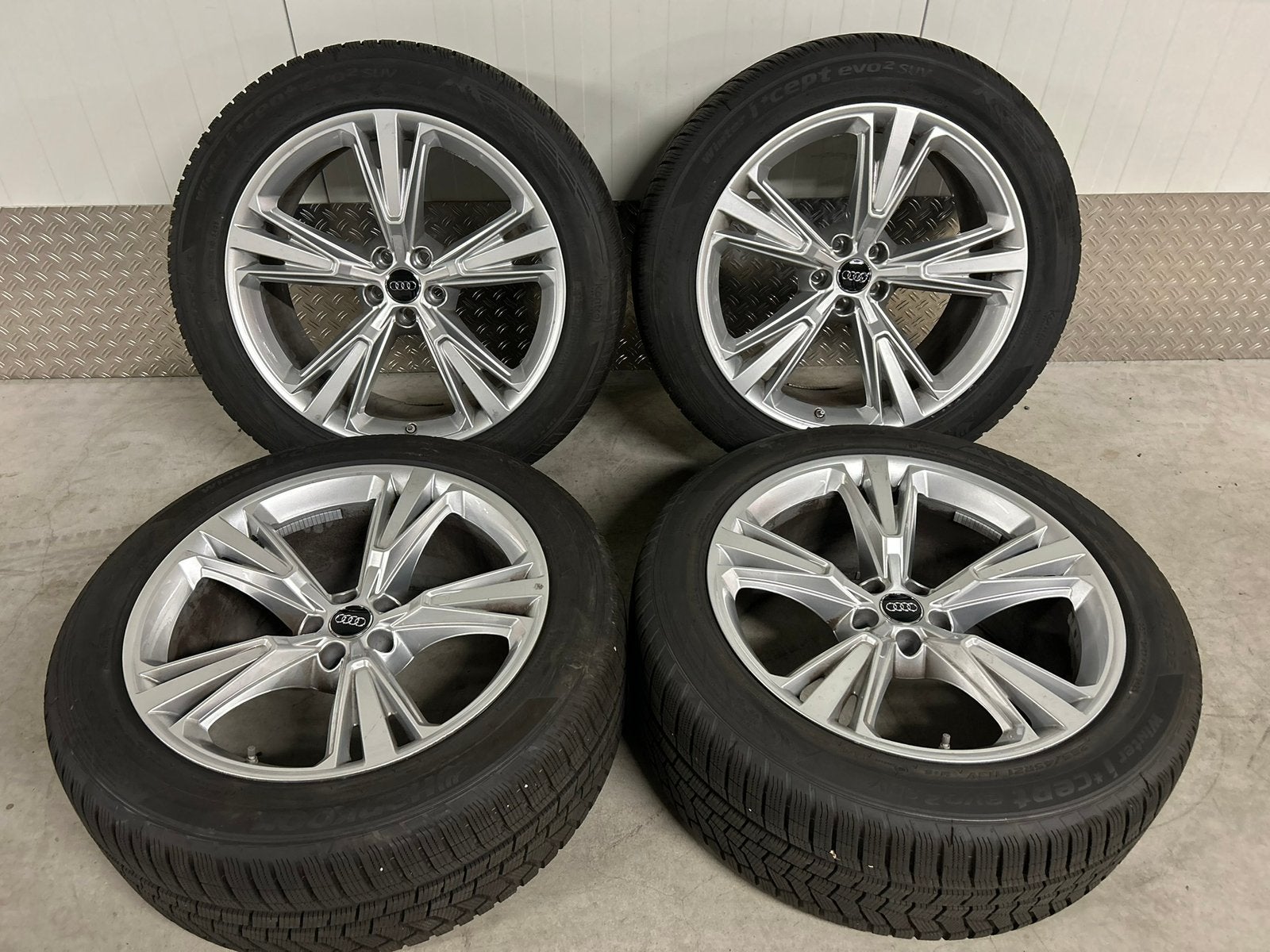 Originele Audi Q8 4M 21 inch Hankook AO winter 2025 NIEUW, Auto-onderdelen, Banden en Velgen, Ophalen, Audi, Gebruikt, 285 mm