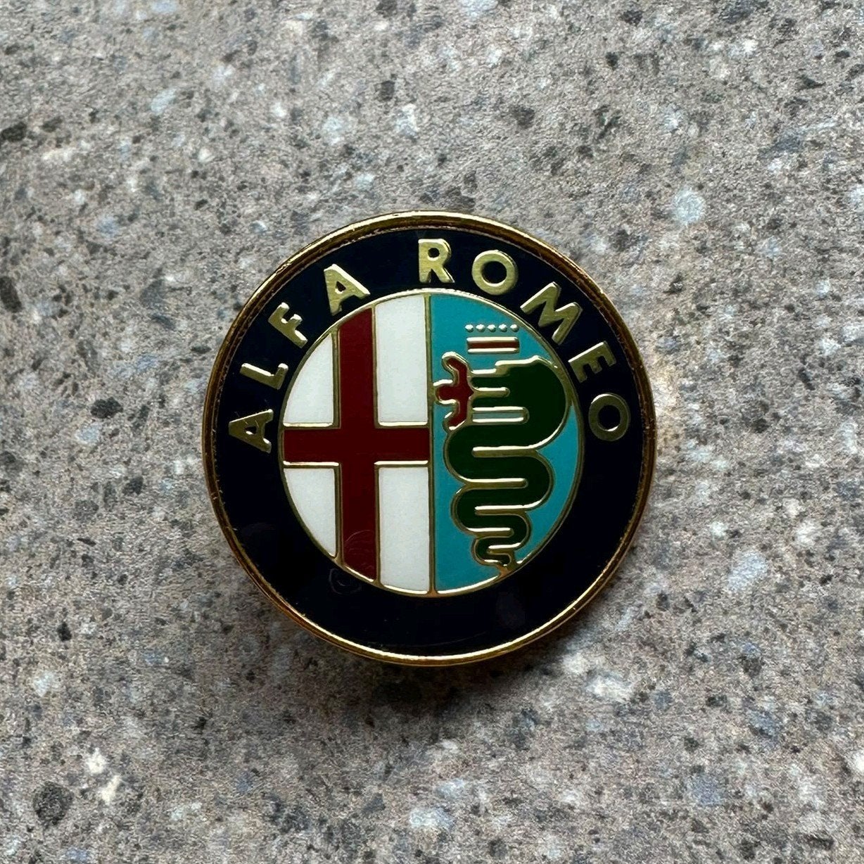 Alfa Romeo embleem, Ophalen of Verzenden, Nieuw, Merk