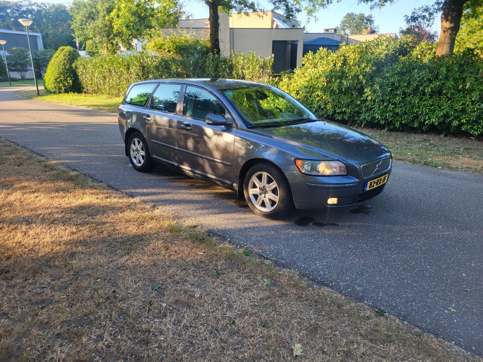 Volvo V50 2.4 140PK 2005 Grijs op LPG, Auto's, Volvo, Voorwielaandrijving, Stof, 1550 kg, Beige