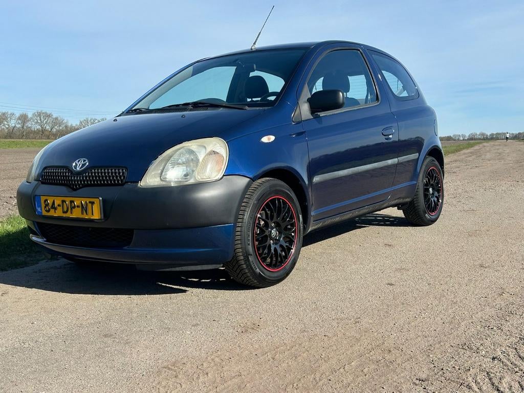 Toyota yaris 1.0 16v vvt-i terra apk november 2026, Auto's, Voorwielaandrijving, Stof, Blauw, USB