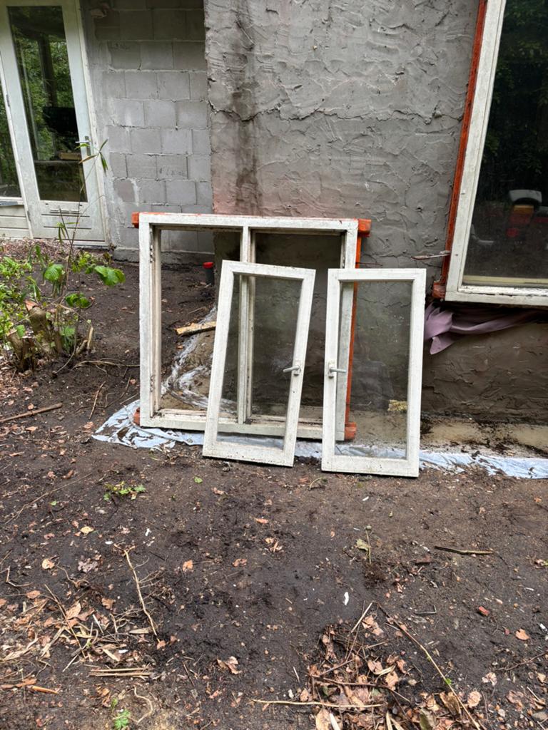 Houten kozijn met enkel glas “gratis af te halen”, Gebruikt, Raamkozijn, Inclusief glas, 75 tot 150 cm
