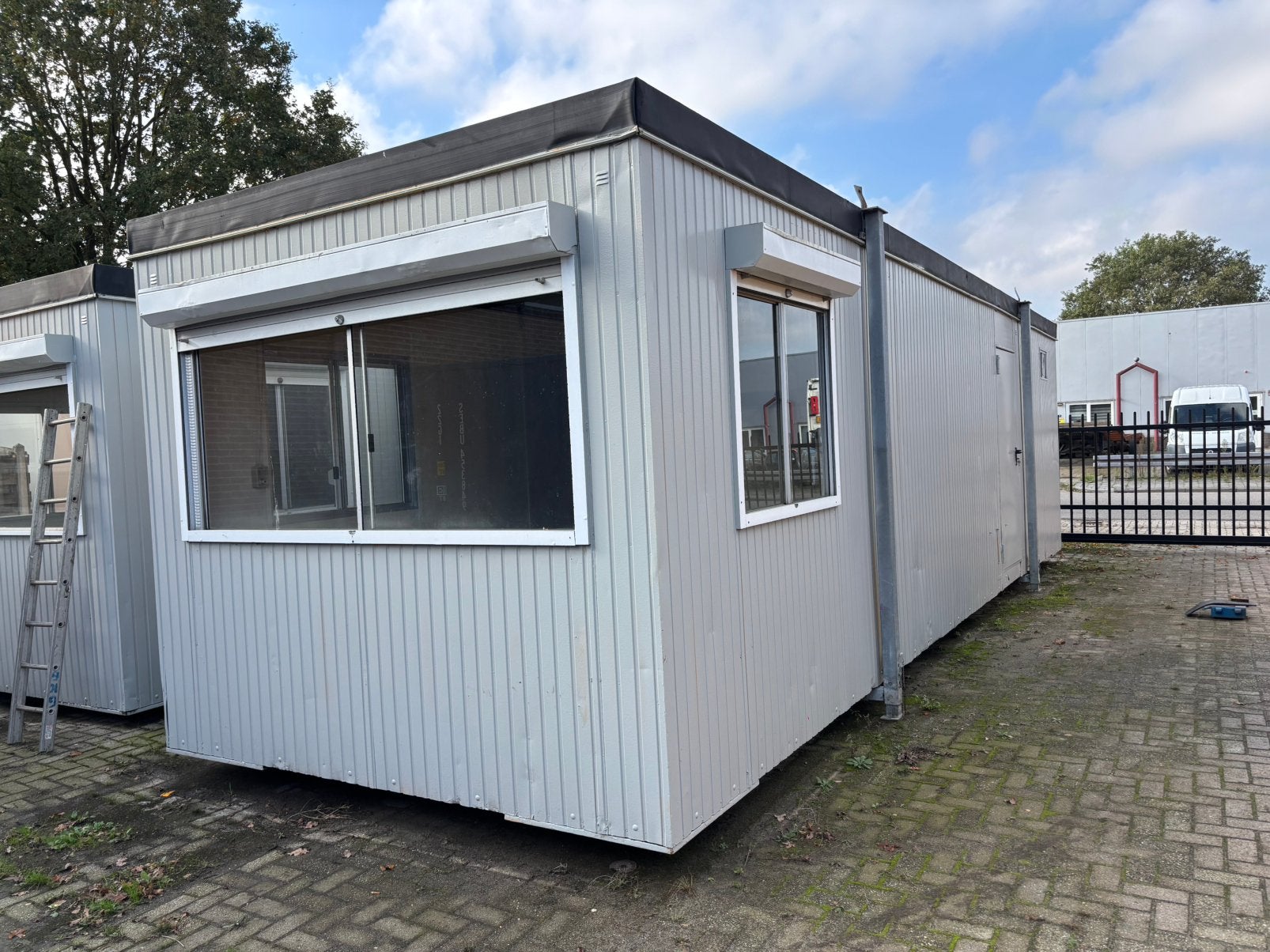 Kantoorunit / Uitvoerders keet, Ophalen