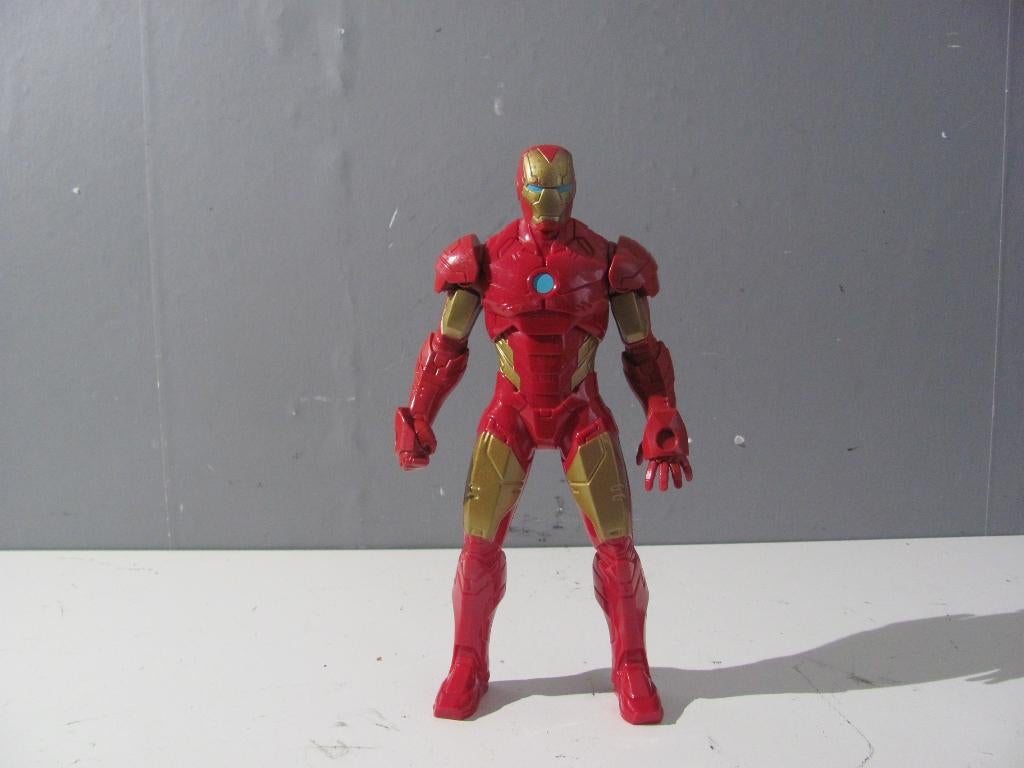actiefiguur ironman 24cm hoog ,kan armen bewegen., Ophalen of Verzenden, Zo goed als nieuw