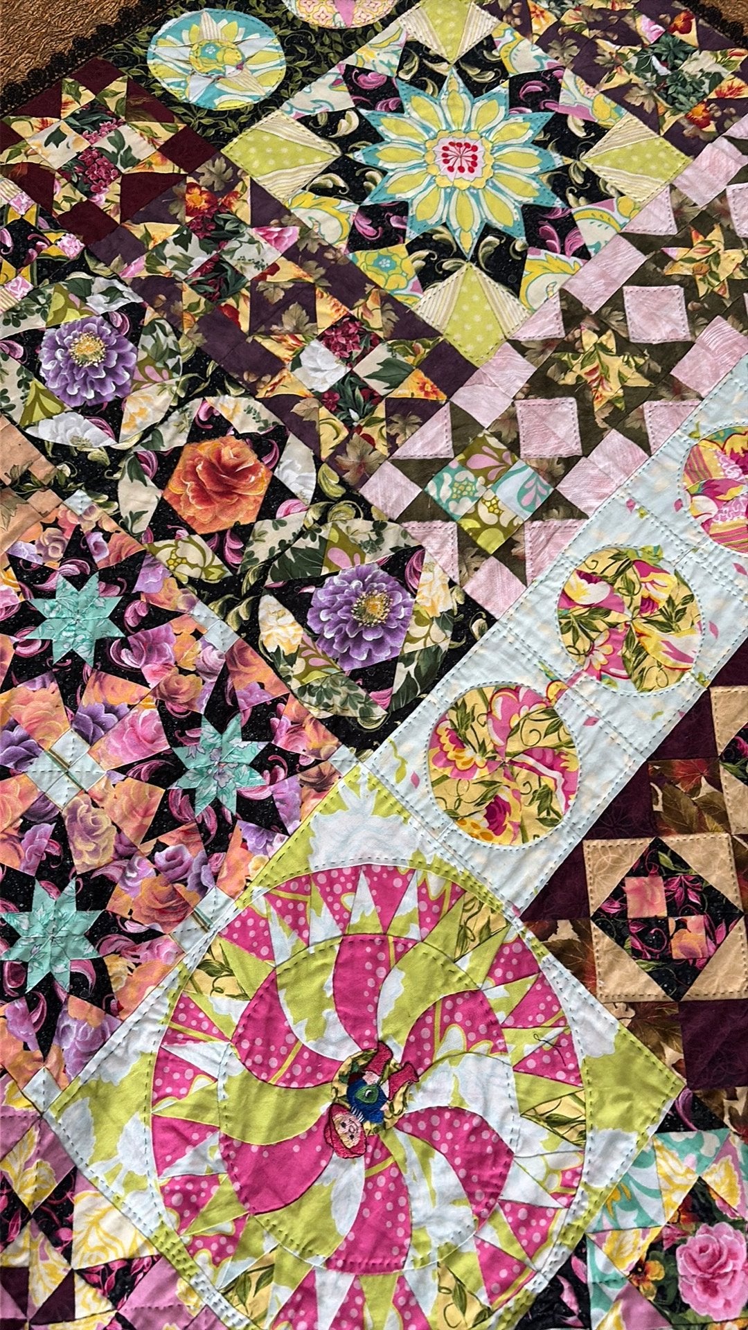 Handgemaakte quilt, sterren en bloemen., Overige kleuren, 120 cm of meer, Ophalen of Verzenden, Zo goed als nieuw