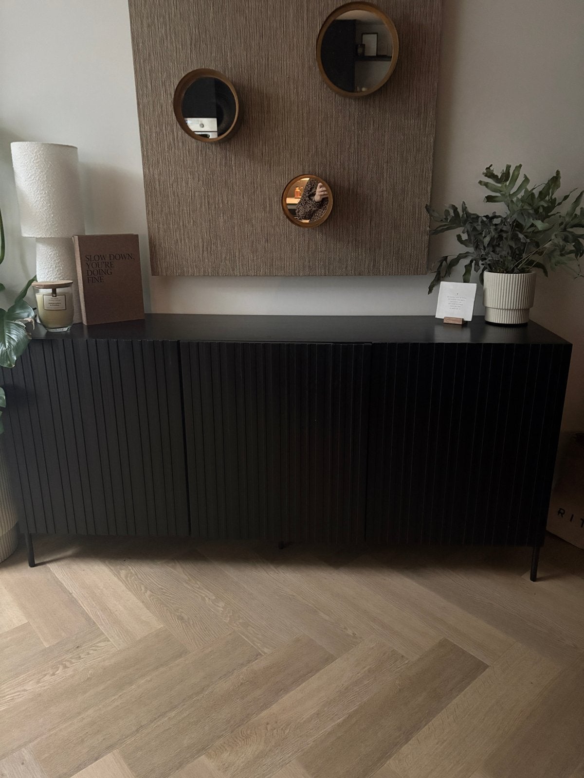 zwart dressoir  lattenfront gravure woood, Ophalen, Gebruikt, 150 tot 200 cm, 25 tot 50 cm