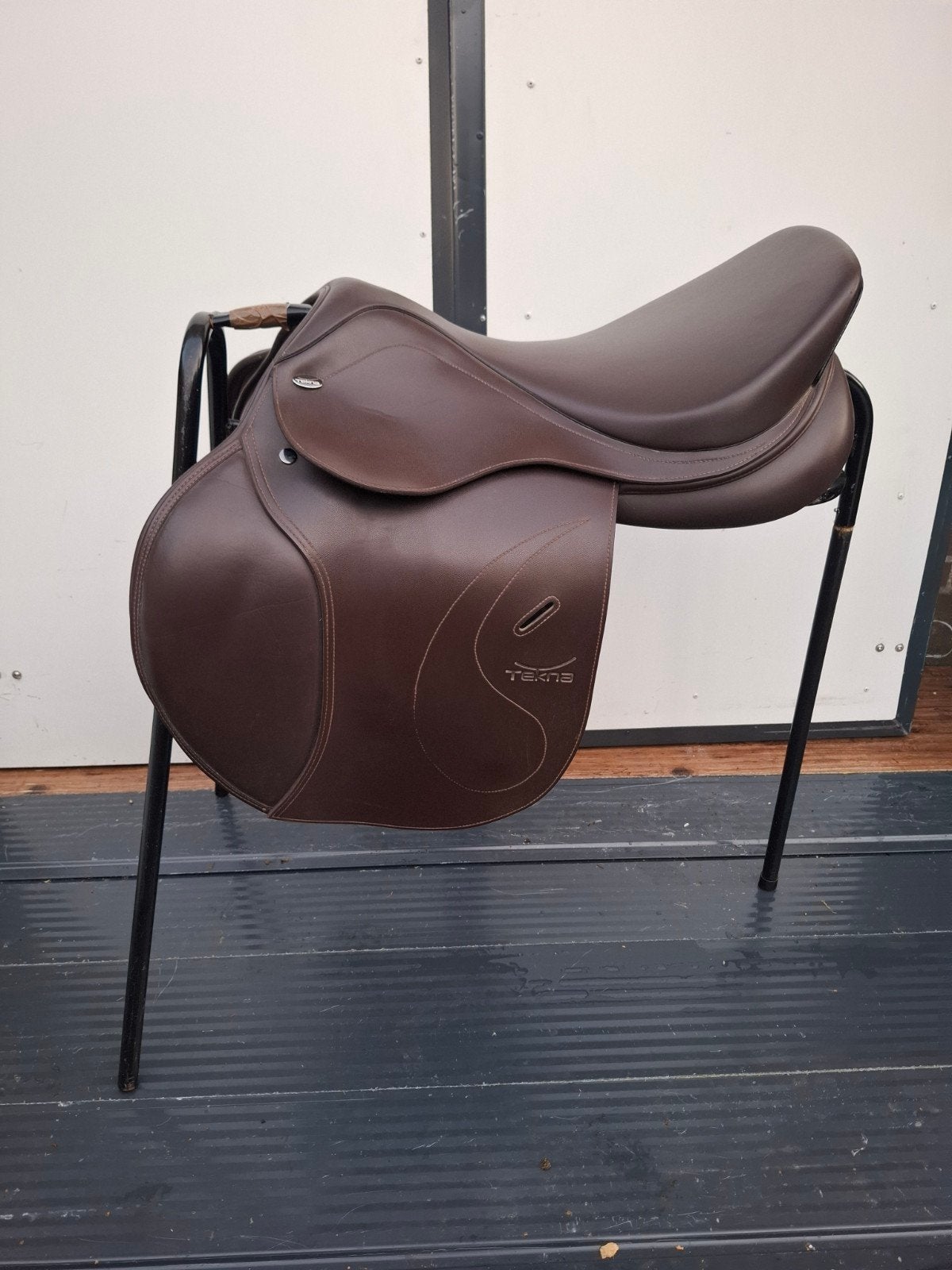 tekna springzadel 17.5, Dieren en Toebehoren, Paarden en Pony's | Zadels, Ophalen of Verzenden, Springen, Zo goed als nieuw