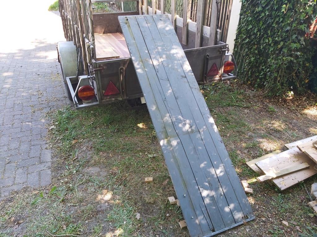 Circulair hout: Zie foto, met ijzer op de kopse kanten, Doe-het-zelf en Verbouw, Hout en Planken, Ophalen of Verzenden, 50 mm of meer