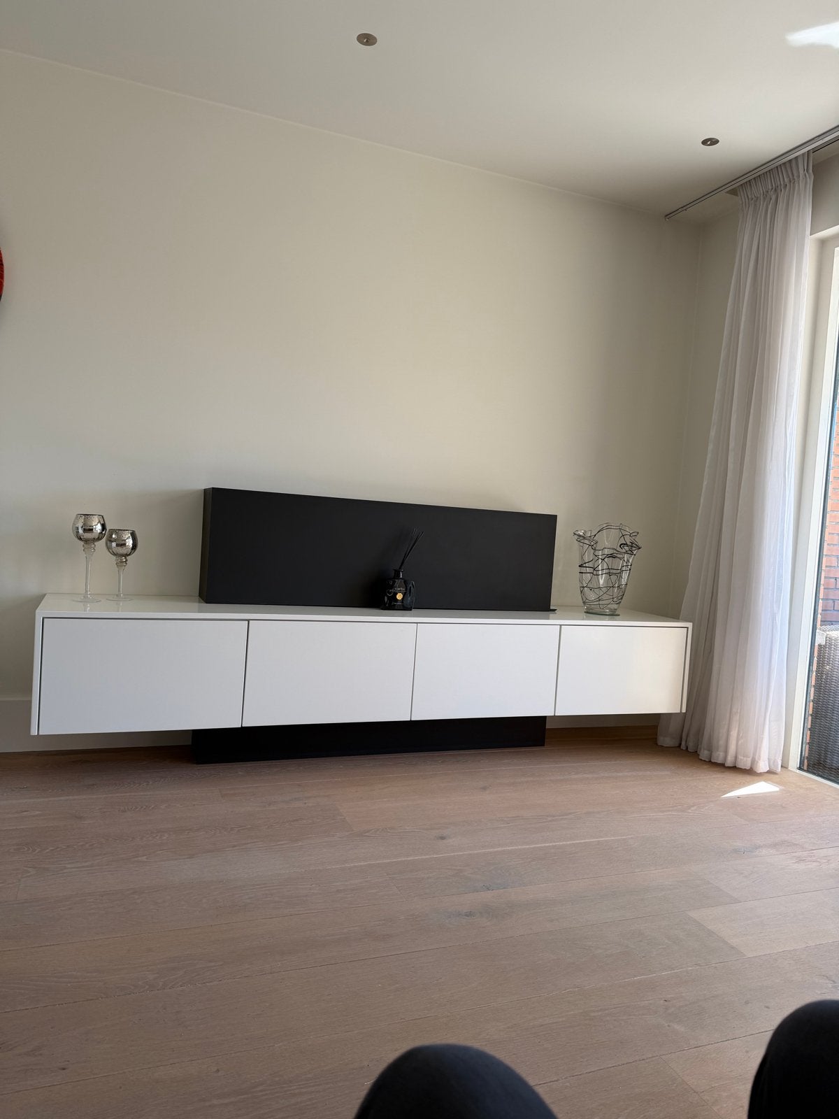 Moderne TV-kast met geïntegreerde lift voor TV, Ophalen, Overige materialen, Zo goed als nieuw, 200 cm of meer