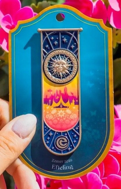 Efteling Zomer Pin, Zomer 2026, Nieuw op kaartje !!!, Ophalen of Verzenden, Nieuw, Speldje of Pin