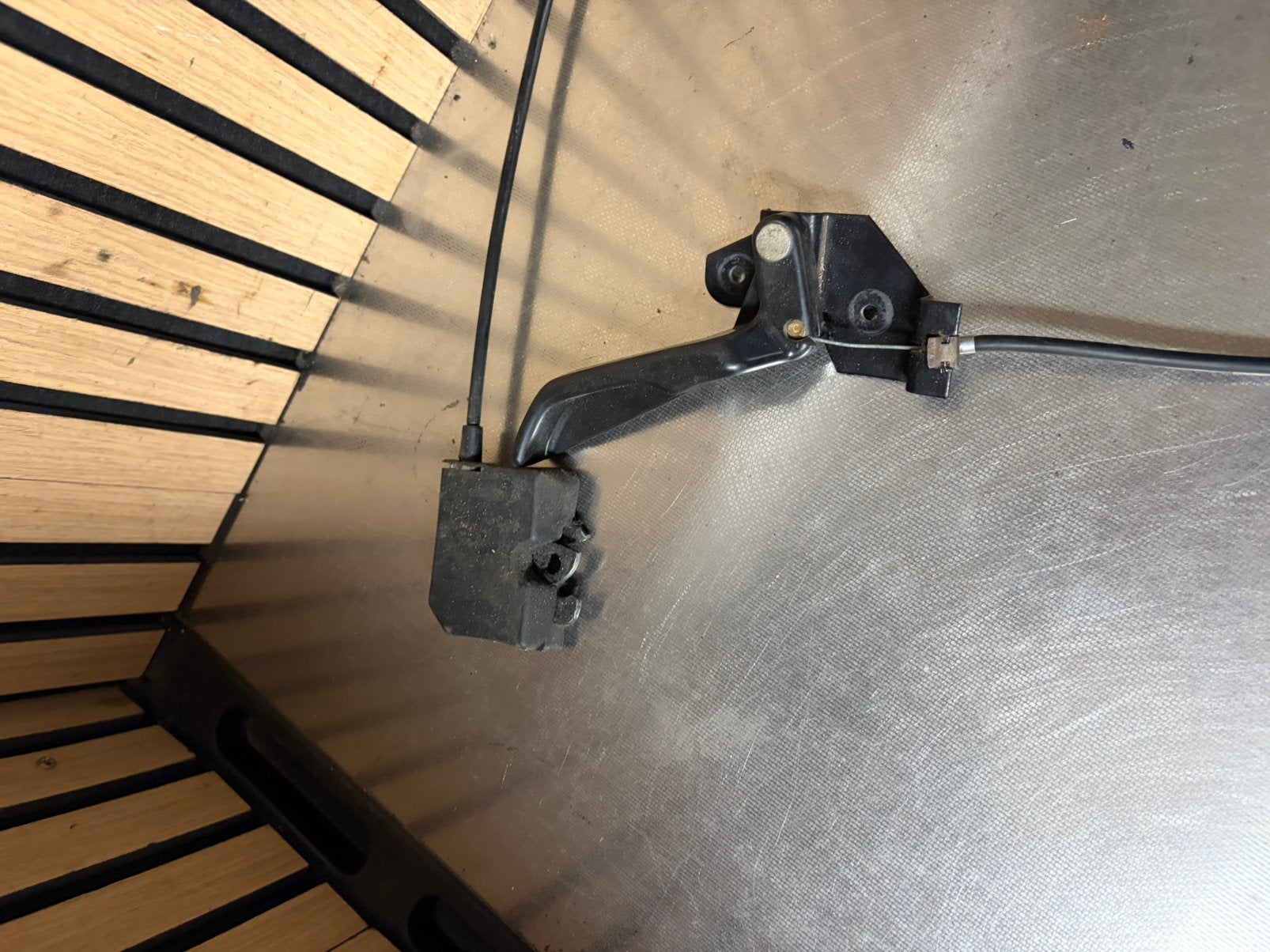 bmw e30 motorkap hendel kabel, Ophalen