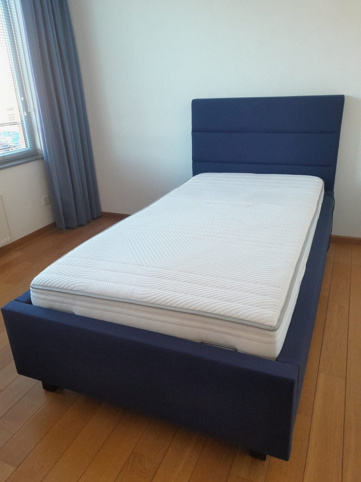 Ledikant 100x200 cm met luxe personaliseerbare  lattenbodem, Ophalen, 100 cm, Eenpersoons, Blauw