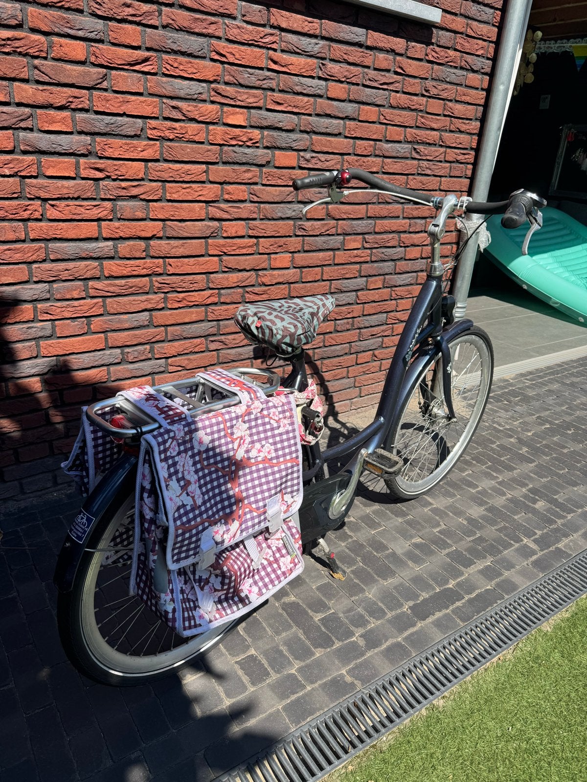 Mamafiets met lekke voorband en fietstassen, Velgrem, Ophalen, Overige merken, 53 tot 56 cm