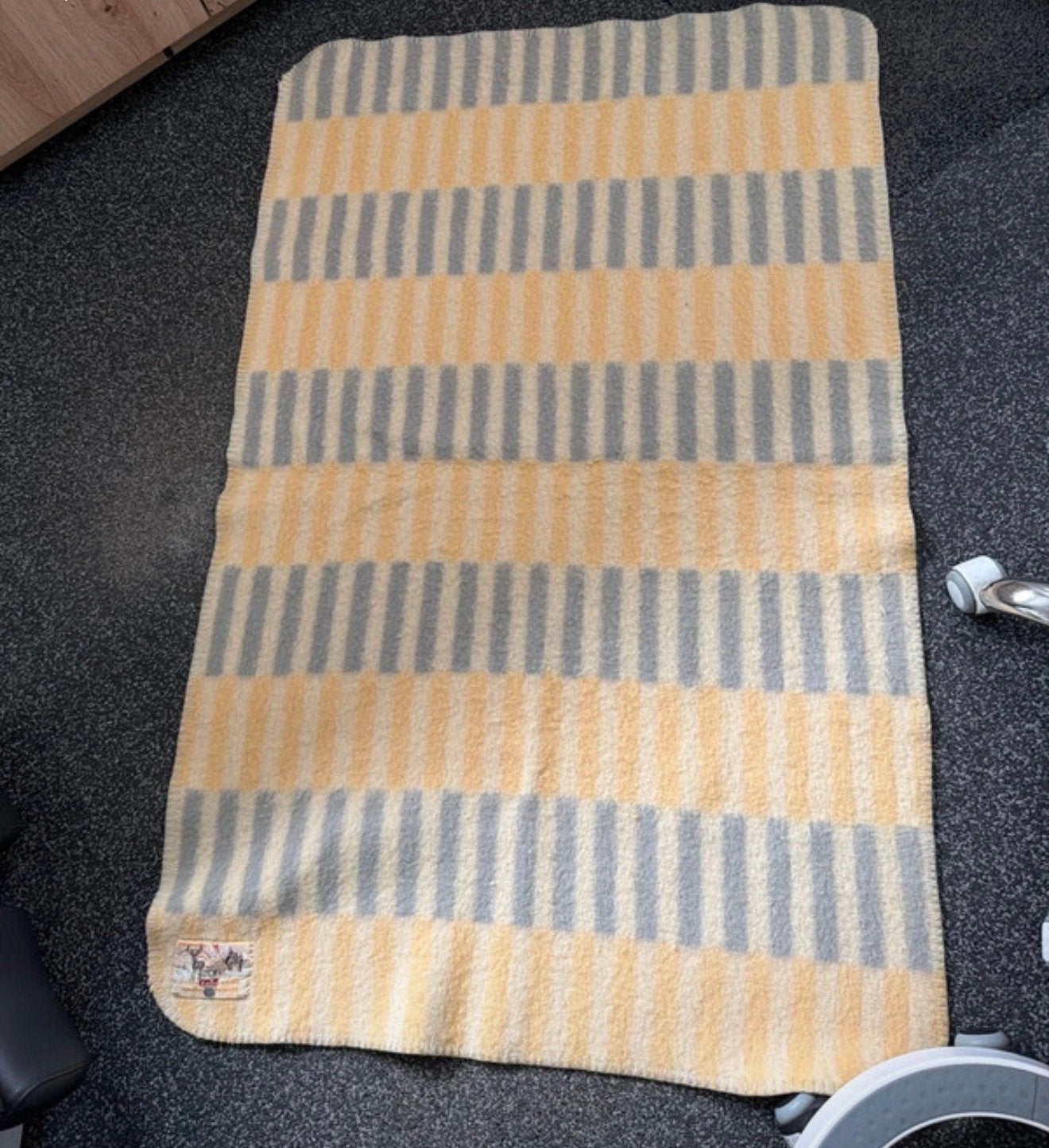 Vintage wollen deken AaEe voor ledikantje 130x87 Tilburg, Kinderen en Baby's, Meerkleurig, Deken, Temperatuurregulerend, Gebruikt