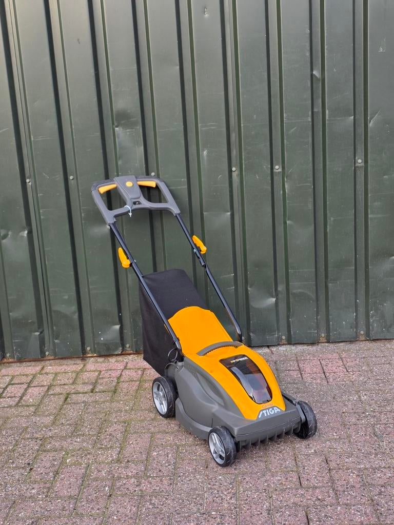 Stiga Combi 340e Kit Accu Grasmaaier - Nieuwstaat, Tuin en Terras, Grasmaaiers, Ophalen, Cirkelmaaier, Stiga, Accu-grasmaaier
