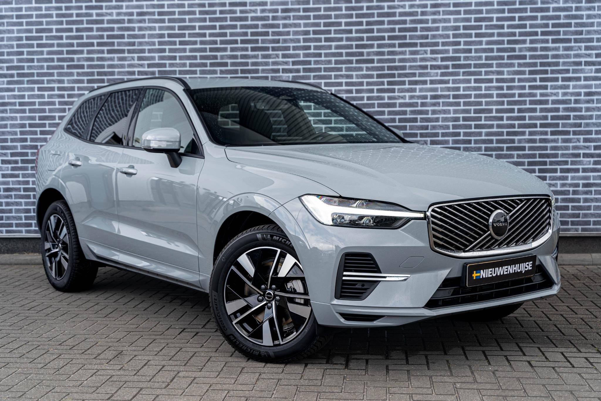 Volvo XC60 T6 Plug-in hybrid AWD Essential | Gratis Trekhaak, Automaat, 12 maanden, Gebruikt, Euro 6
