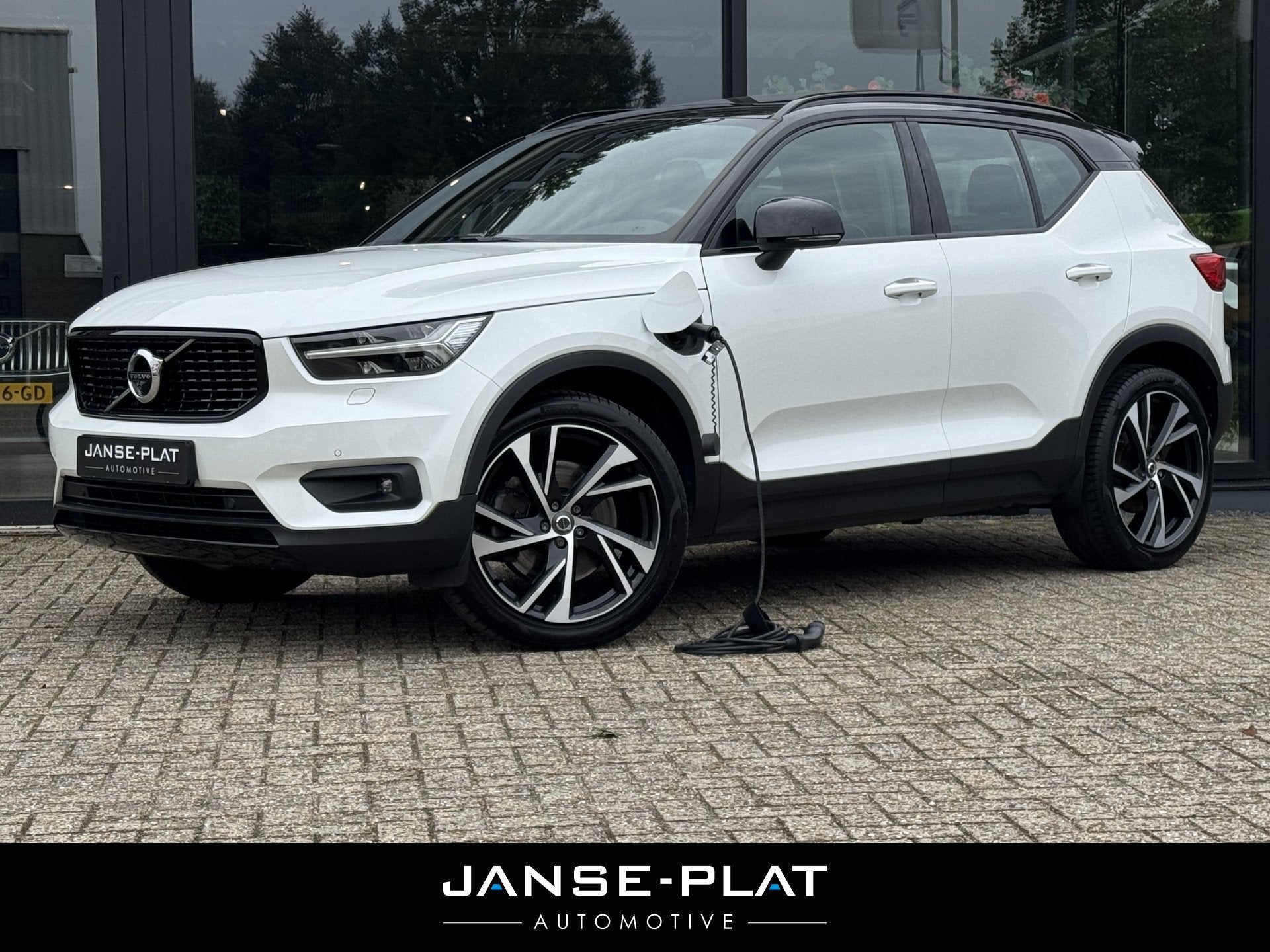 Volvo XC40 1.5 T5 Recharge R-Design Pano | Wegdr. Trekhaak |, Auto's, Volvo, Met garantie (alle), Automatische klimaatregeling