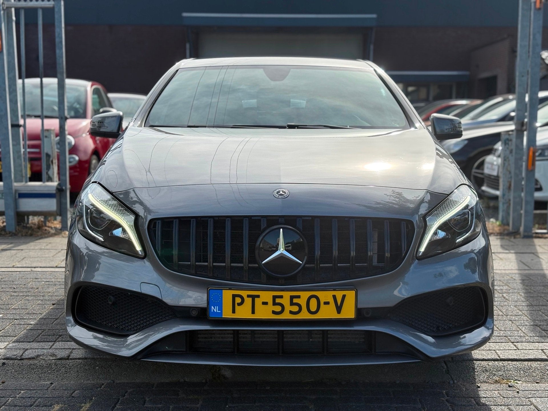 Mercedes-Benz A-klasse 180 Sport Edition | AMG Line | 18”, Auto's, Mercedes-Benz, Gebruikt, 122 pk, 19 km/l, Zilver of Grijs