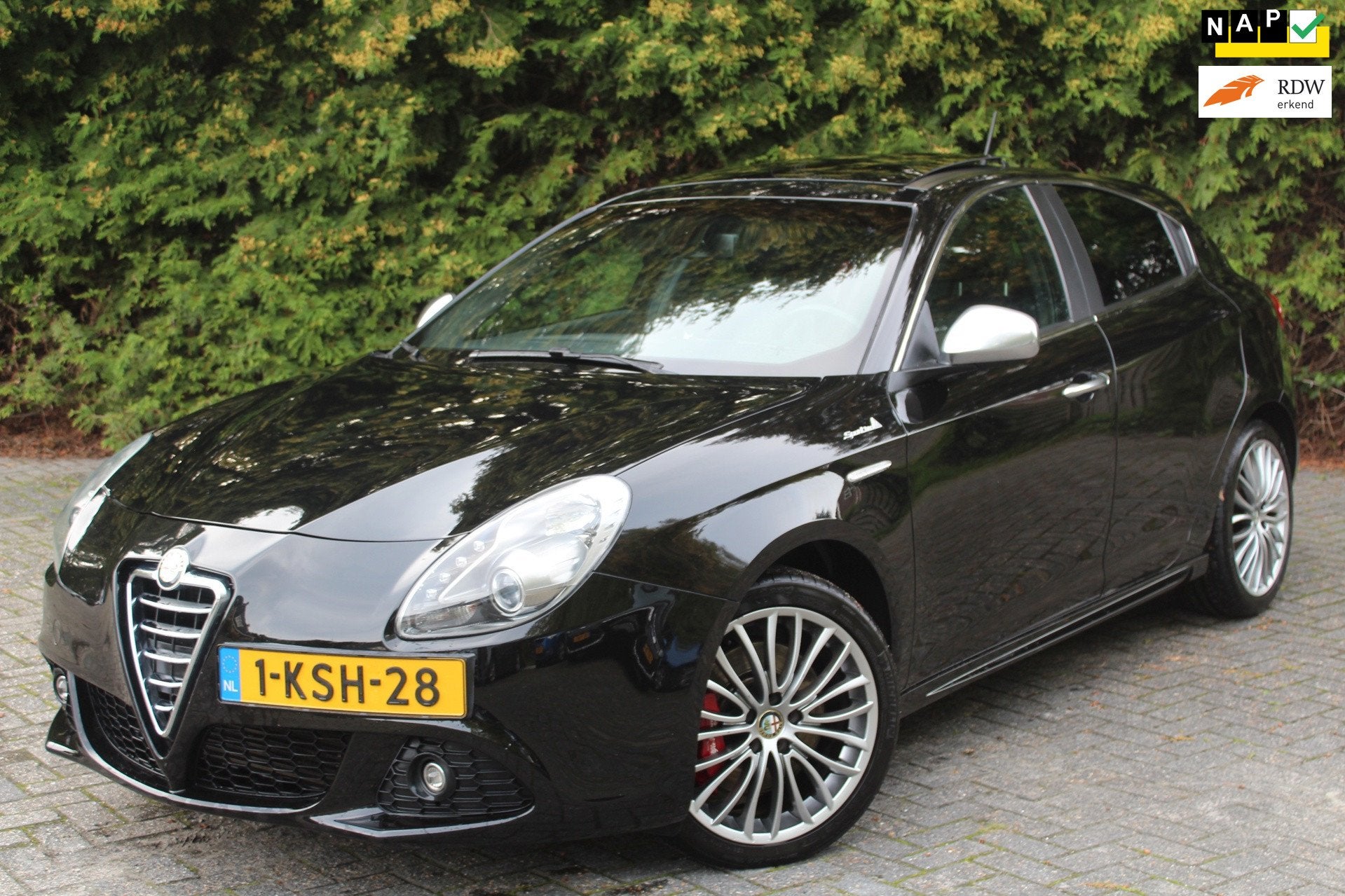 Alfa Romeo Giulietta 1.4 T Business Executive 170PK | AUTOMA, Auto's, Euro 5, Zwart, 4 cilinders, Zwart
