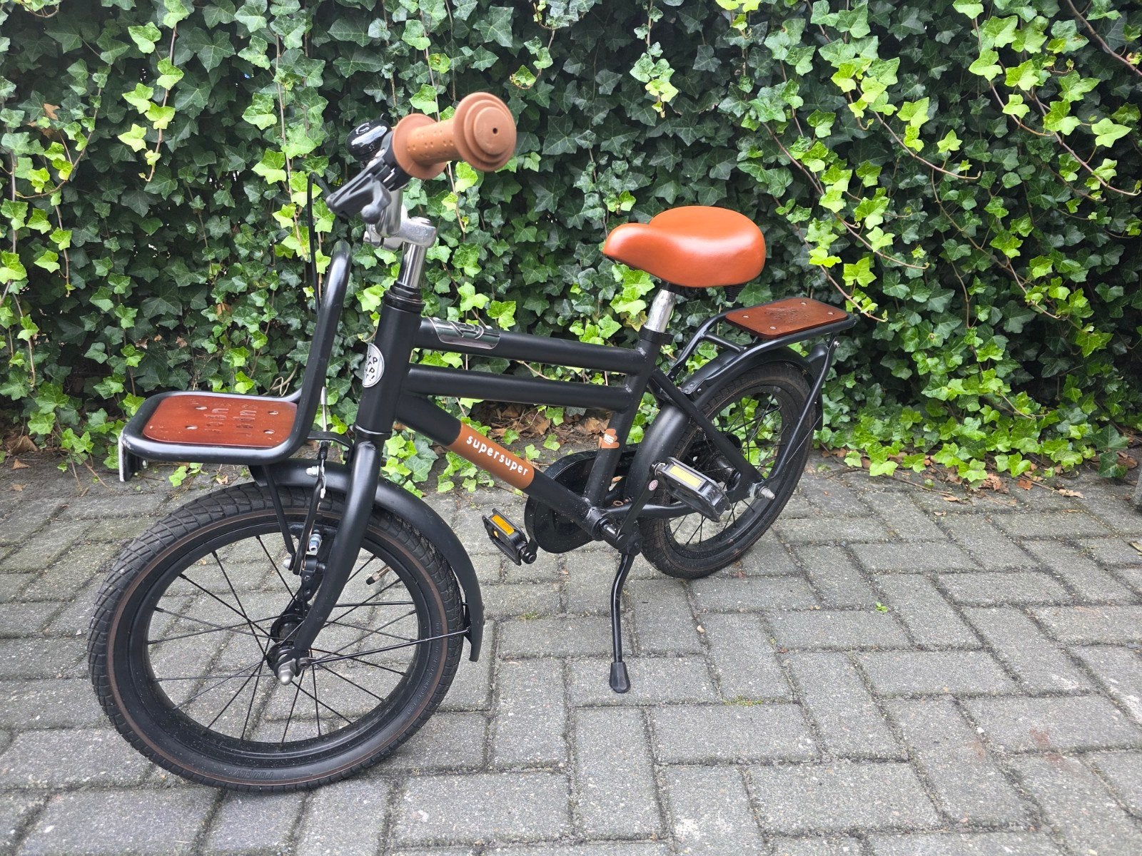SuperSuper Cooper 16 inch kinderfiets - Zwart, Terugtraprem, Ophalen of Verzenden, SuperSuper, Minder dan 16 inch