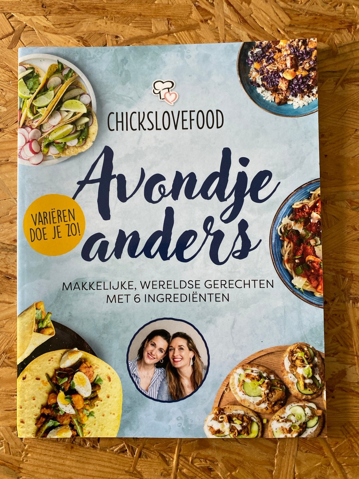 Chickslovefood: Avondje Anders - Wereldse gerechten, Ophalen of Verzenden, Zo goed als nieuw, Azië en Oosters, Hoofdgerechten
