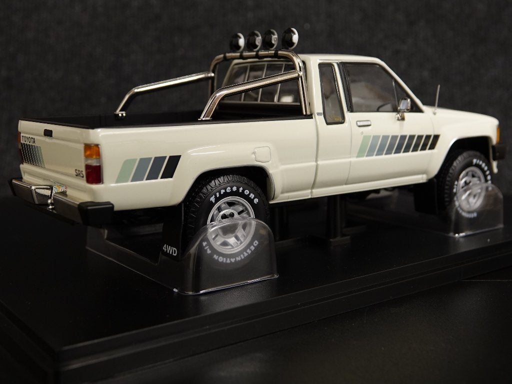 KK-Scale 1:18 1985 Toyota Hilux Xtra Cab 4x4 wit, Overige merken, Auto, Nieuw, Ophalen of Verzenden