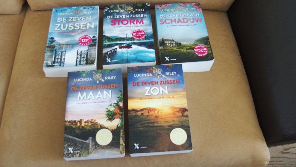 5x De Zeven zussen - Lucinda Riley, Boeken, Ophalen of Verzenden, Zo goed als nieuw, Lucinda Riley