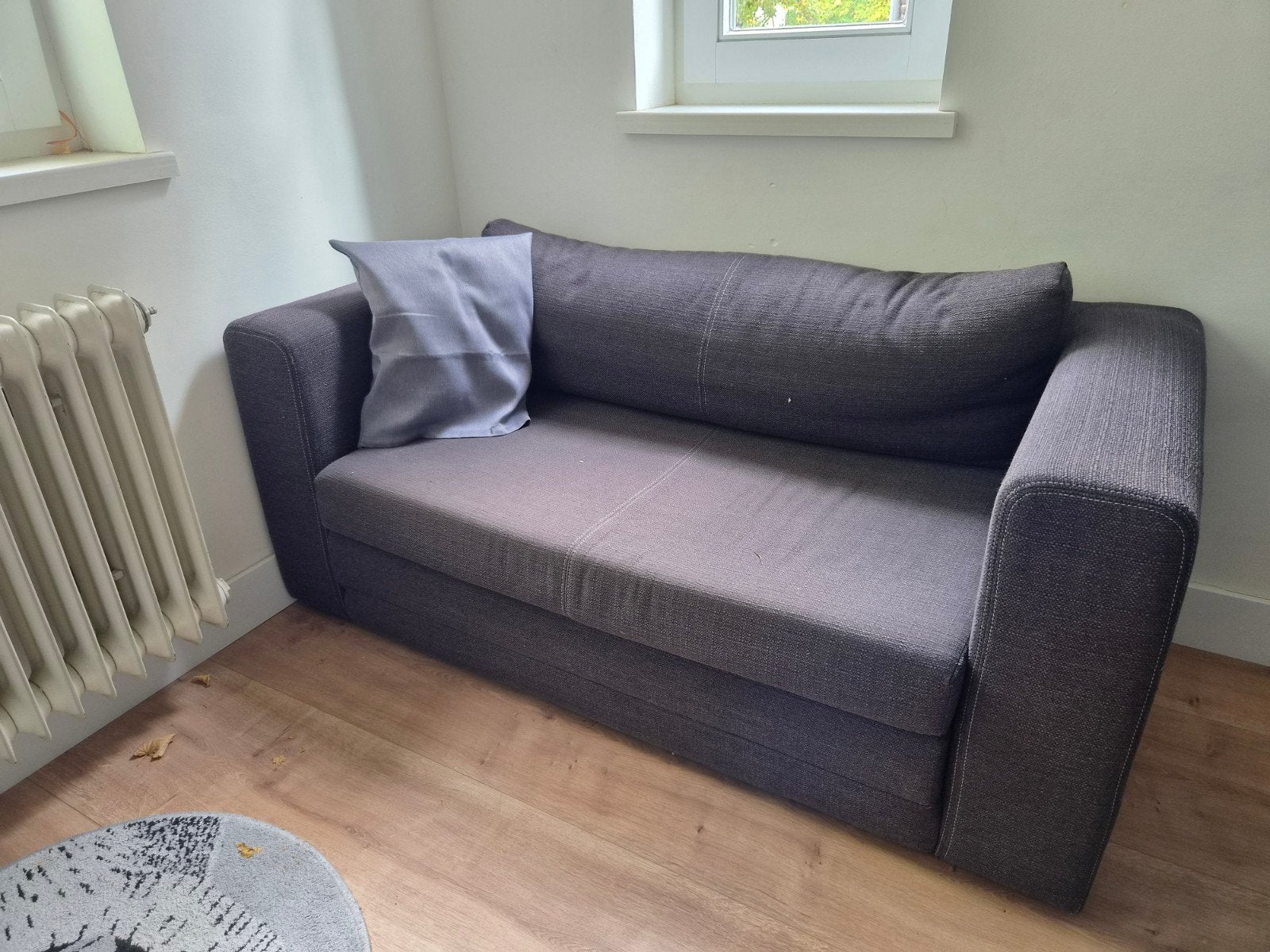 IKEA slaapbank - zo goed als nieuw, geen vlekken, Huis en Inrichting, Ophalen, Zo goed als nieuw, Grijs