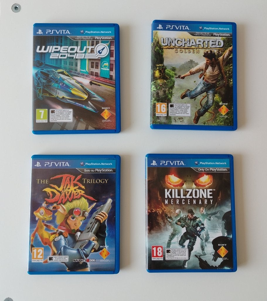 PS Vita - 4 Game Bundle, 1 speler, Ophalen of Verzenden, Zo goed als nieuw, Vanaf 18 jaar