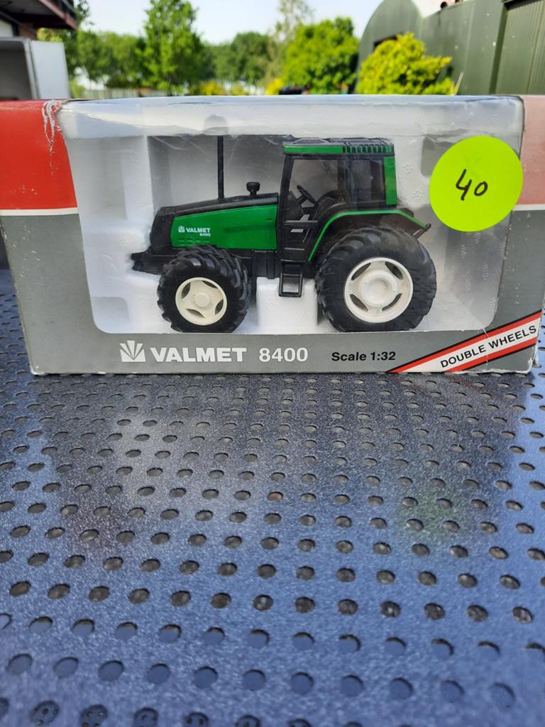 Valmet 8400  1:32, Ophalen