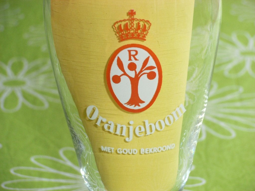 Vintage Oranjeboom bierglas op voet - Met goud bekroond, Verzamelen, Ophalen of Verzenden, Zo goed als nieuw, Glas of Glazen, Oranjeboom