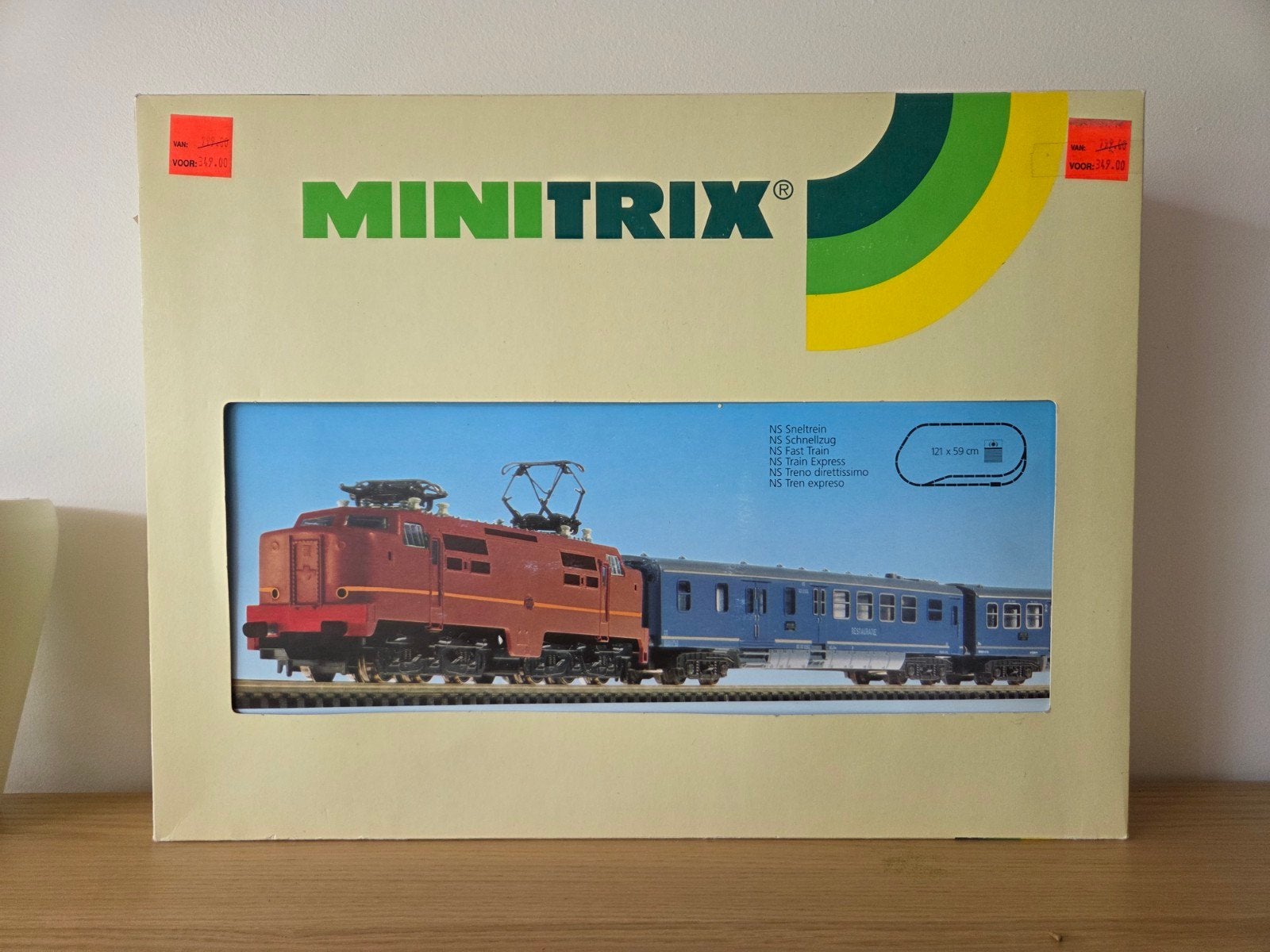 Minitrix NS Treinset met Locomotief en Wagons - Nieuwstaat, Treinset, Gelijkstroom, Trix, Ophalen of Verzenden