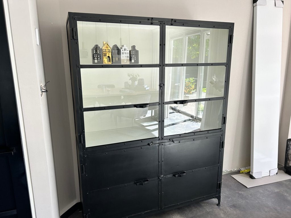 Buffet Kast industrieel., Huis en Inrichting, Kasten | Buffetkasten, Ophalen, Gebruikt, 100 tot 150 cm, Industrieel.