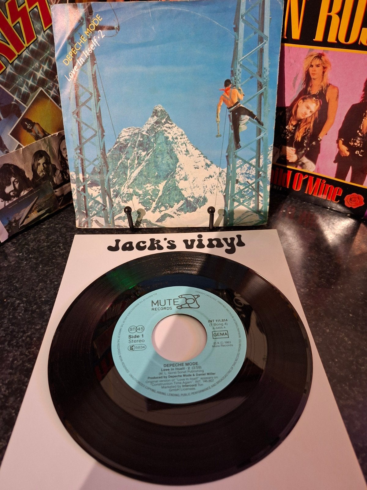 Depeche Mode - Love In Itself - 7 inch single  1983, Gebruikt, 7 inch, Ophalen of Verzenden, Beschermende buitenhoes