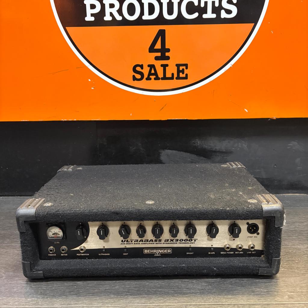 Behringer Ultrabass BX3000T 300 Watt Versterker, Ophalen of Verzenden, Zo goed als nieuw, Basgitaar, 100 watt of meer