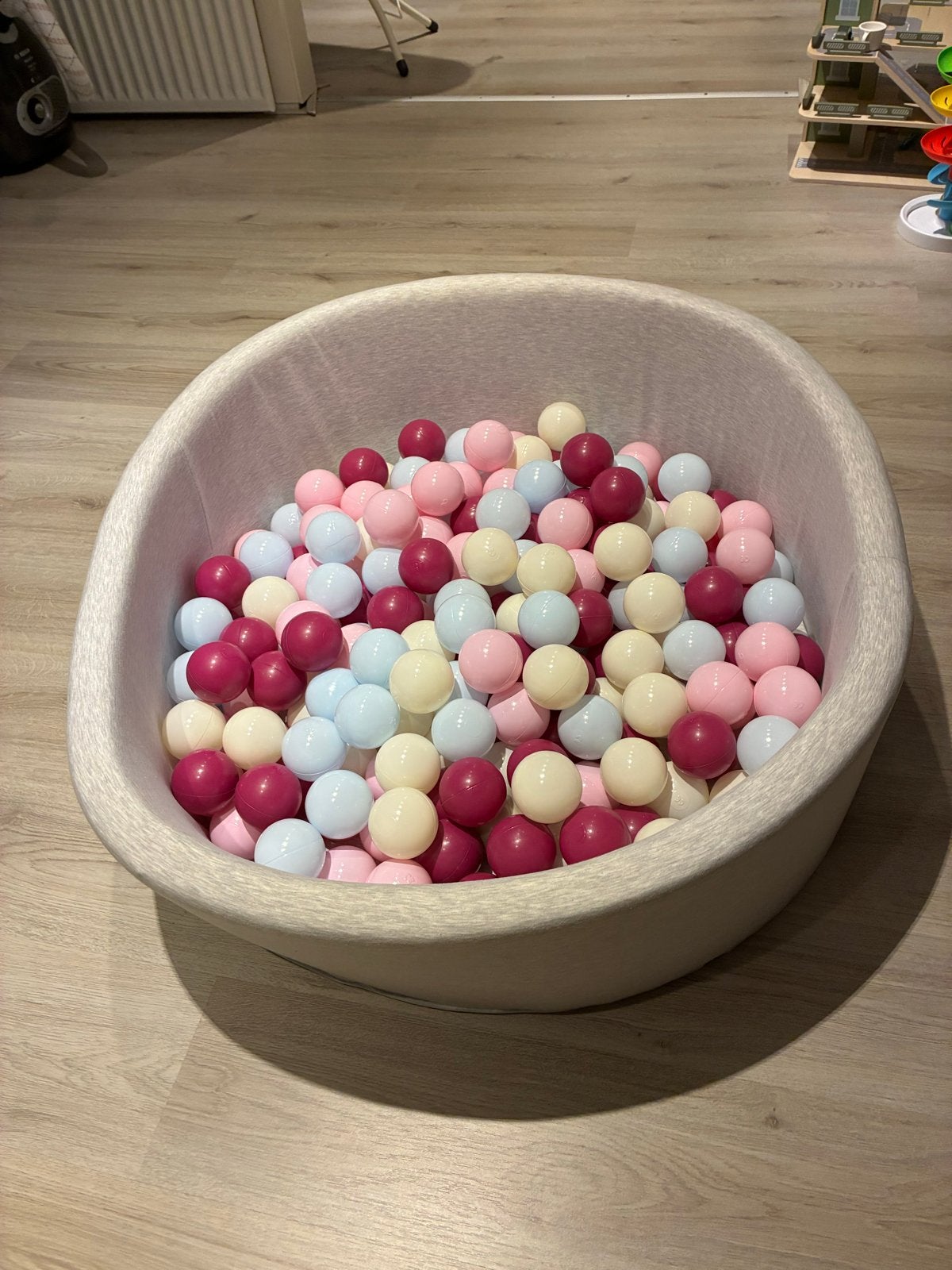 Ballenbak met ballen in diverse kleuren, Ophalen, Zo goed als nieuw, Overige typen