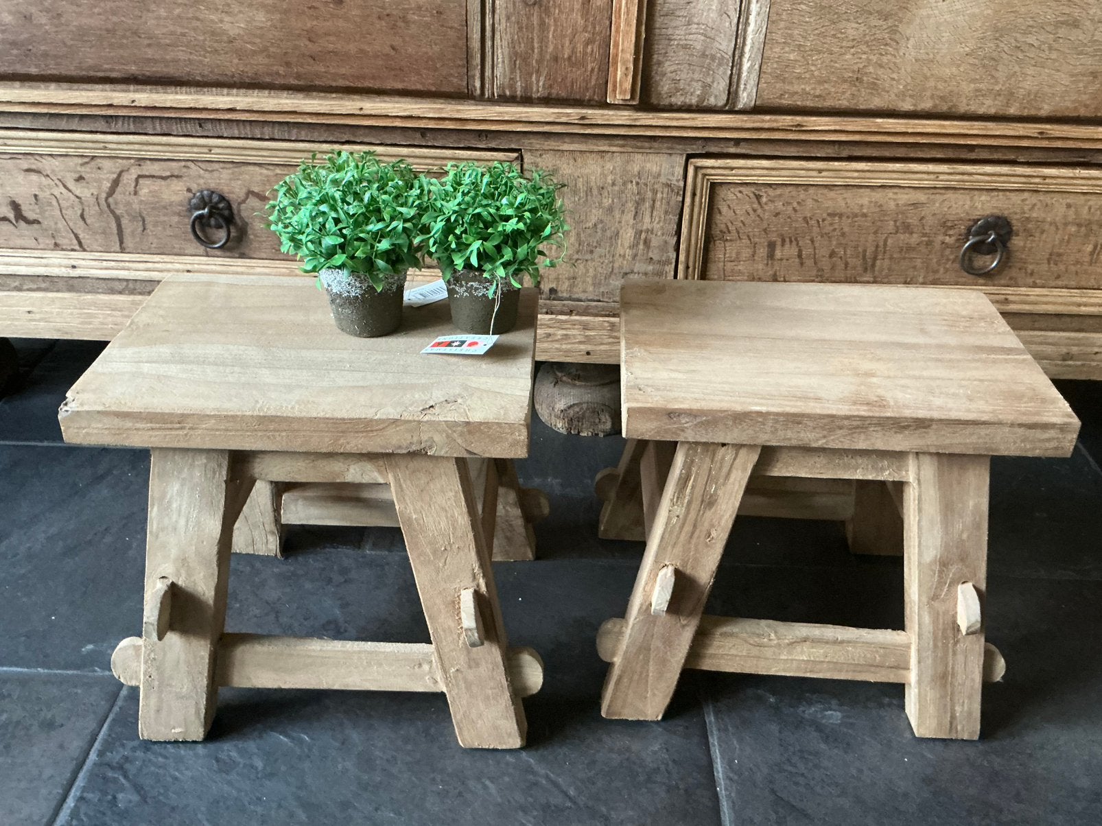 NIEUW set van 2 teak houten bankjes krukjes, Ophalen of Verzenden, Nieuw, Hout