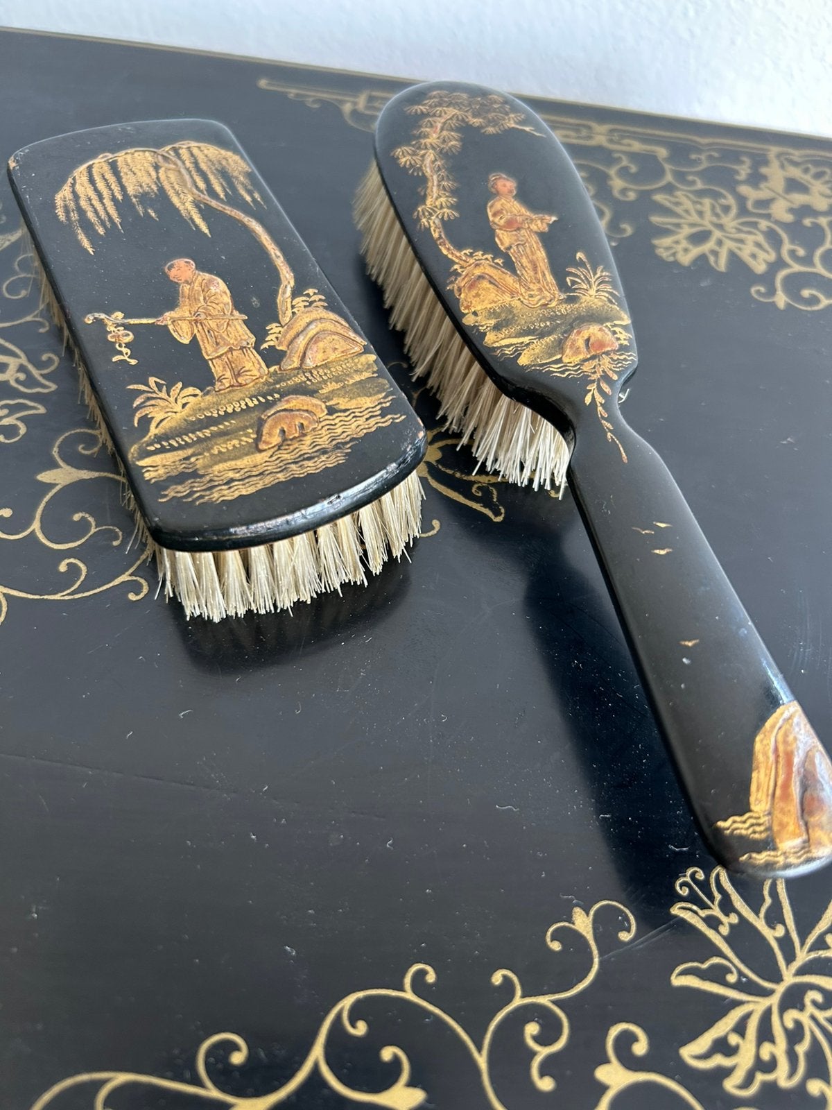 Antieke Japanse houten borstelset met beschilderd reliëf, Ophalen of Verzenden