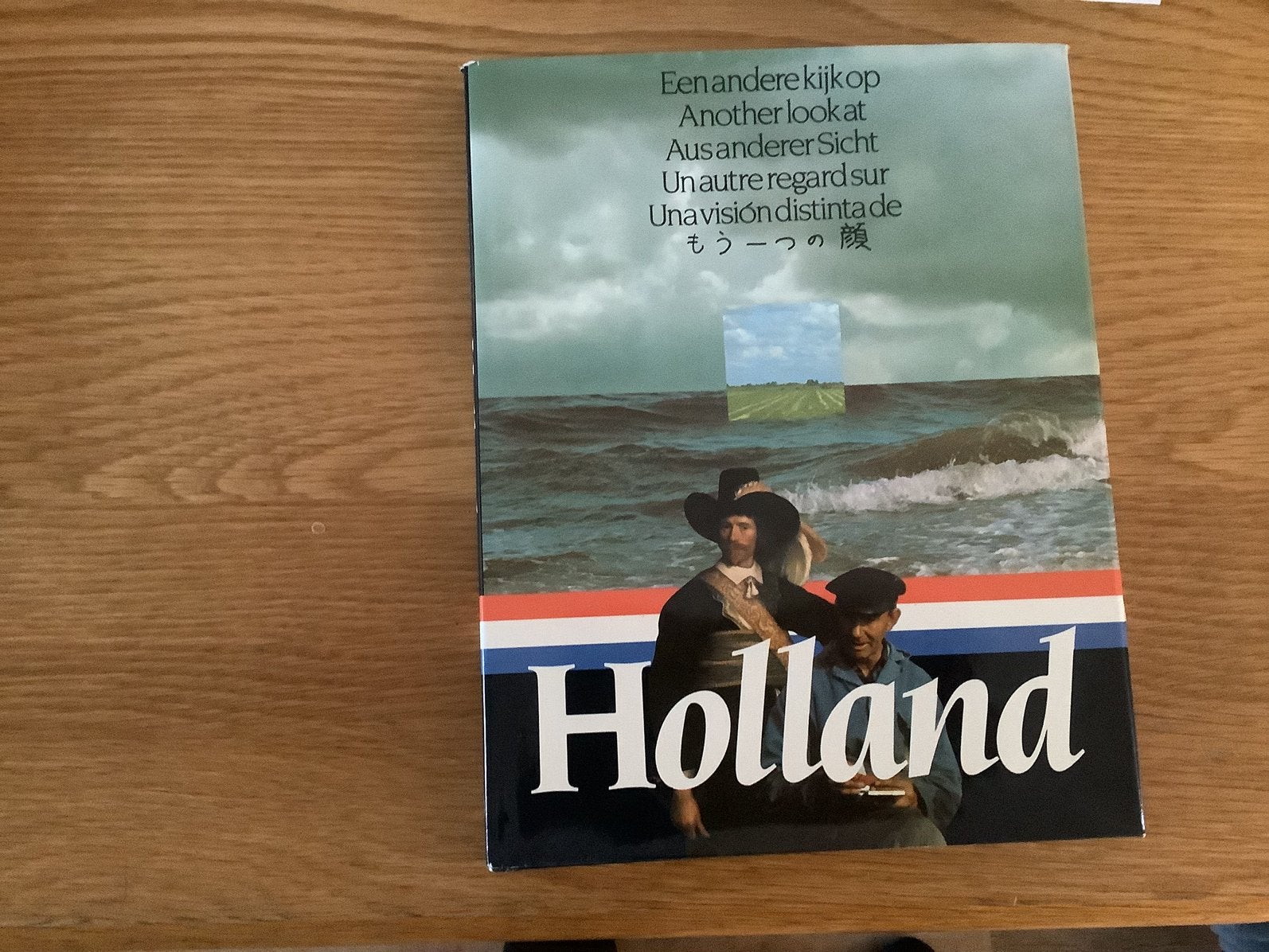 Boek Holland, Ophalen of Verzenden, Zo goed als nieuw, Benelux