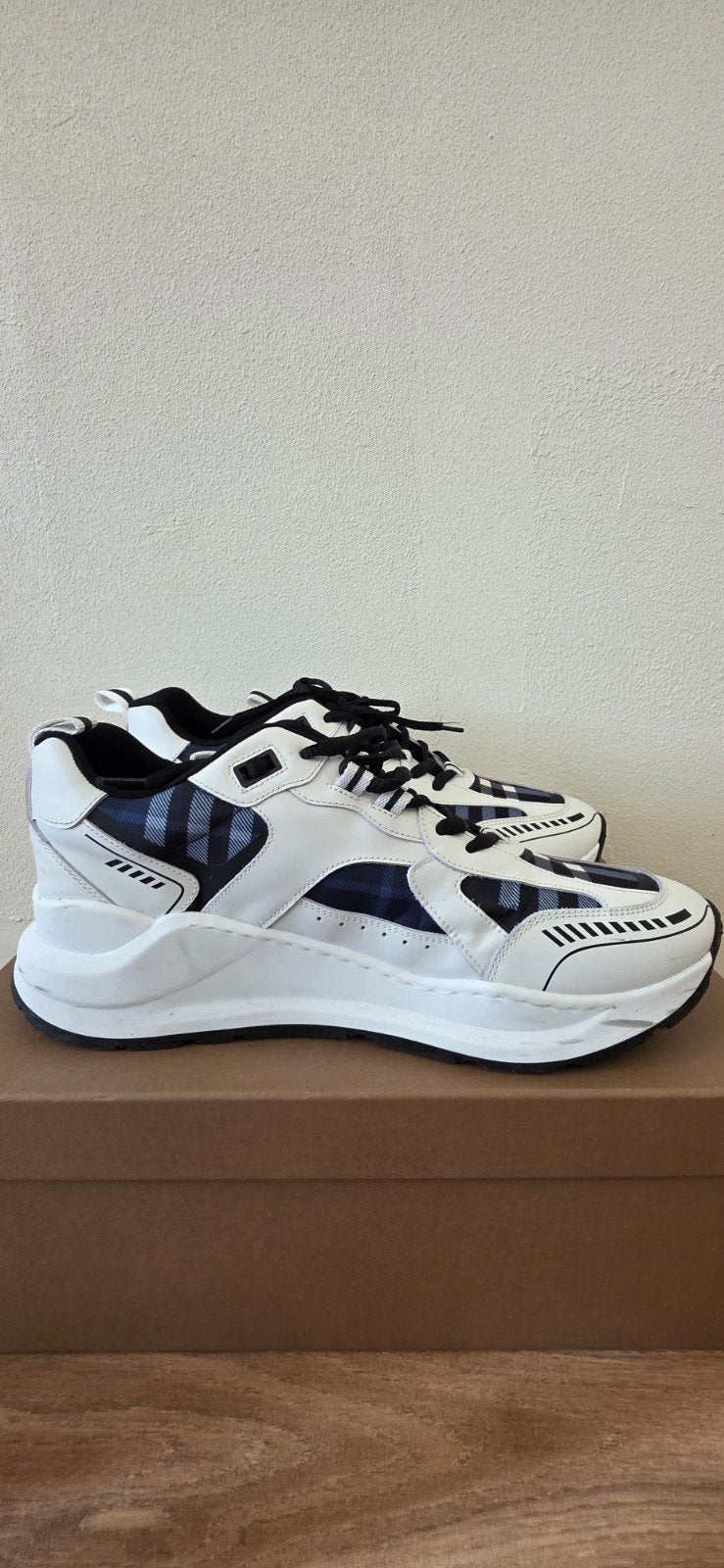 Burberry Sneakers, Wit, Nieuw, Ophalen of Verzenden, Sneakers of Gympen