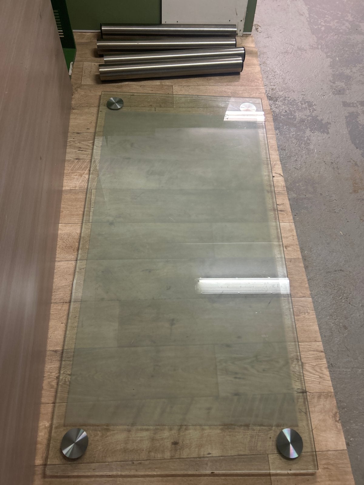 Glazen tafelblad met metalen poten, Huis en Inrichting, Tafels | Eettafels, Ophalen, Gebruikt, 100 tot 150 cm, 50 tot 100 cm