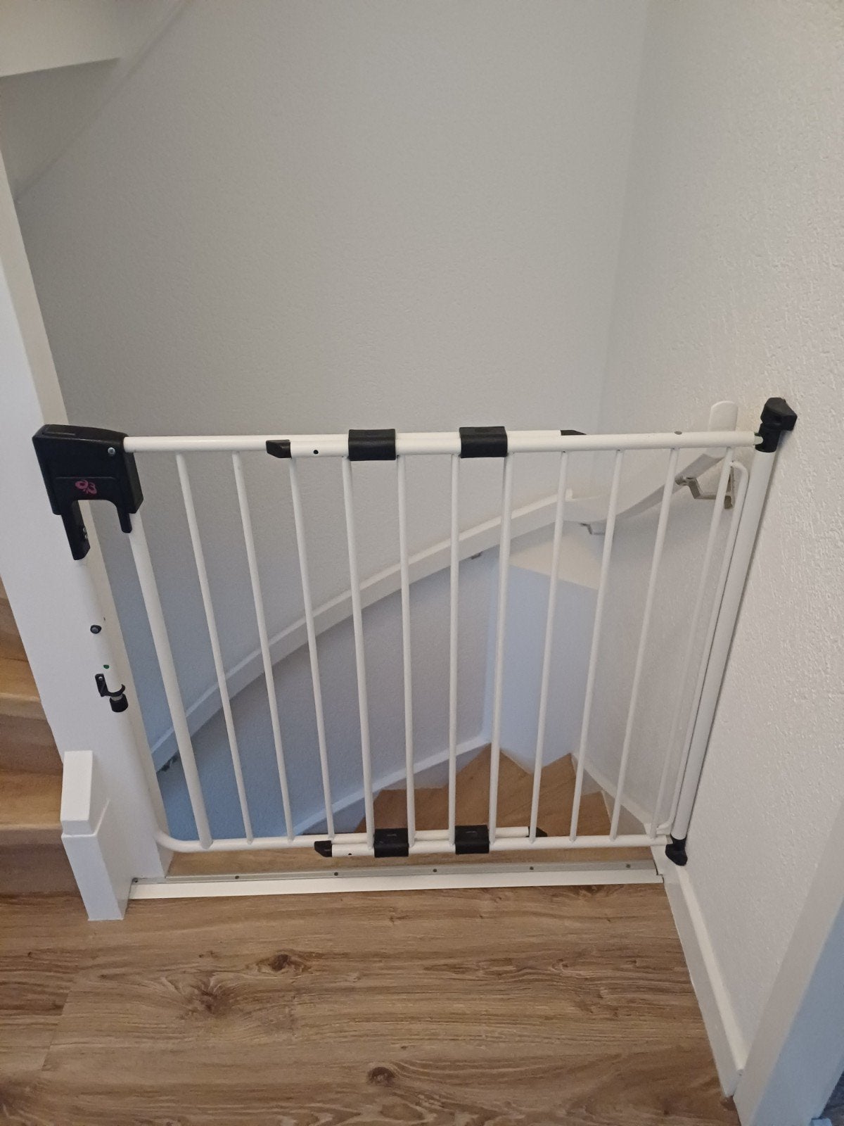 A3 SafetyDoor traphek wit, Kinderen en Baby's, Traphekjes, Ophalen, Zo goed als nieuw, Metaal of IJzer, 100 tot 115 cm