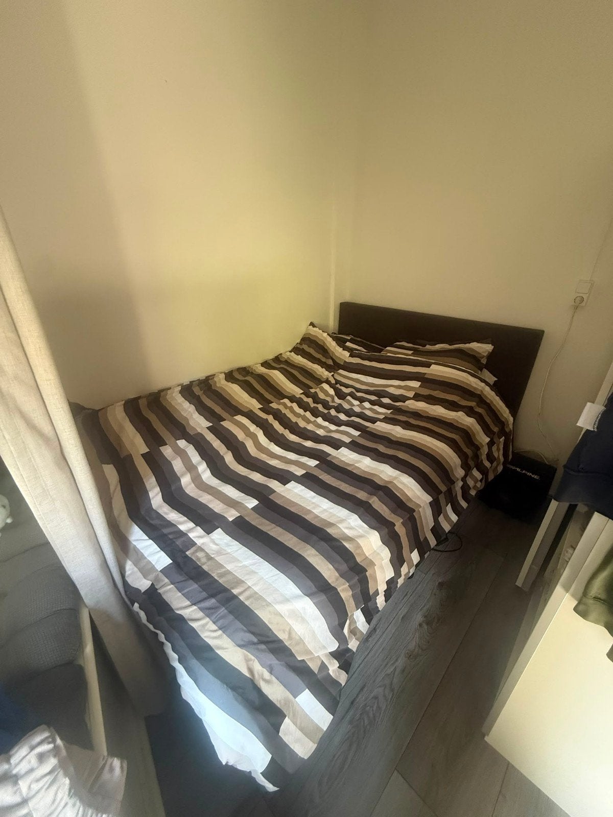 electrisch boxspring, Huis en Inrichting, Slaapkamer | Boxsprings, Ophalen, Gebruikt, Bruin, Tweepersoons